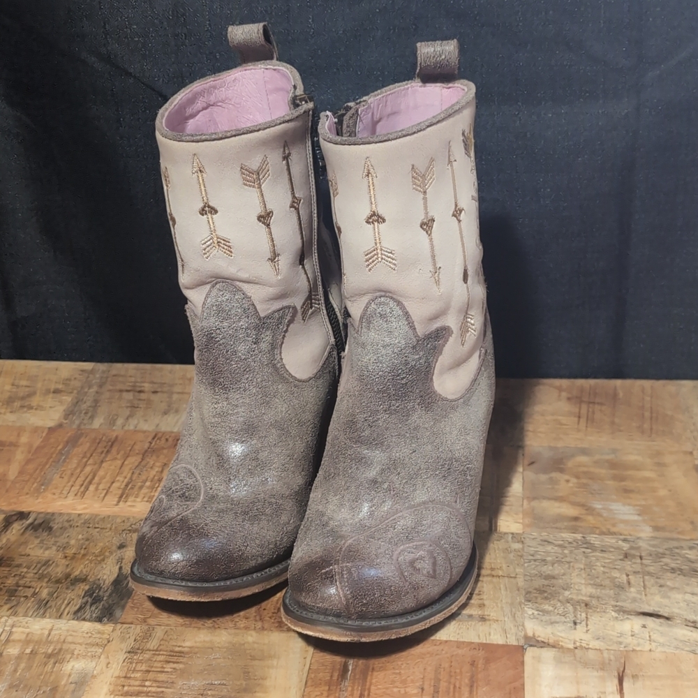 Girls' Pink & Brown Arrow Embroidered Ankle Booties